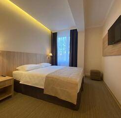 $item['hotel']['name']