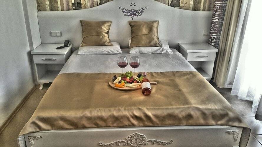 Taner Otel