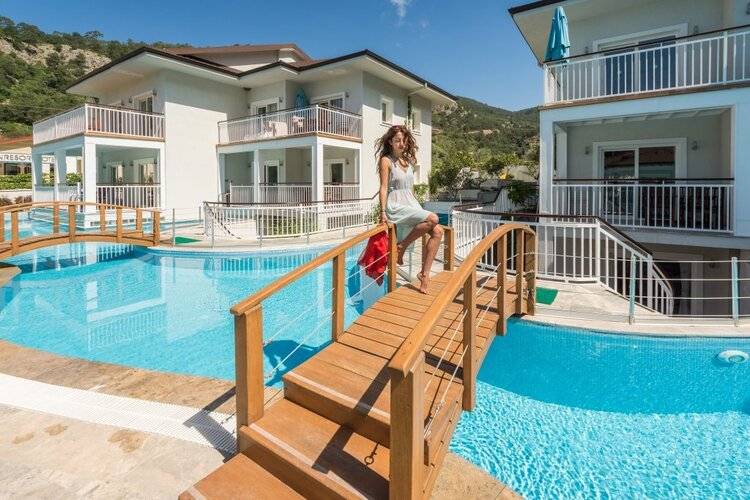 Mozaik Swim Up