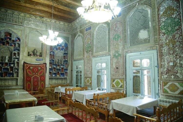 Komil Boutique Hotel (Комил)