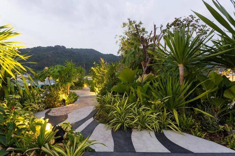 Oakwood Hotel Journeyhub Phuket