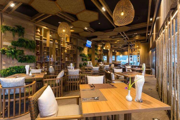 Oakwood Hotel Journeyhub Phuket