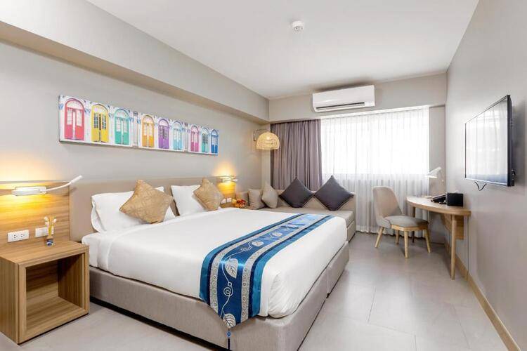 Oakwood Hotel Journeyhub Phuket
