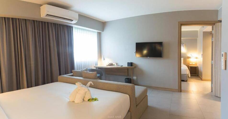 Oakwood Hotel Journeyhub Phuket