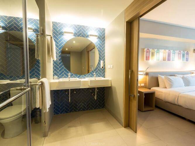 Oakwood Hotel Journeyhub Phuket
