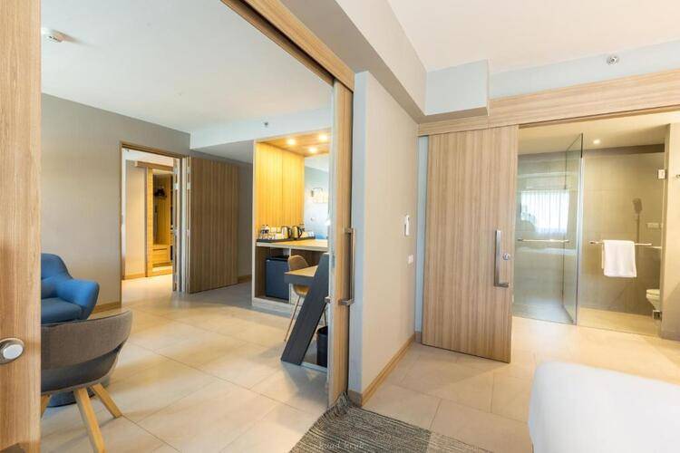 Oakwood Hotel Journeyhub Phuket