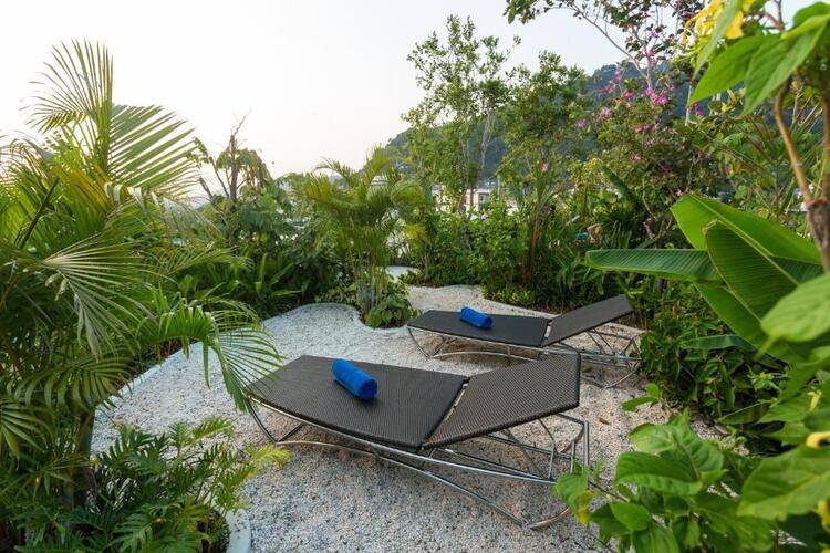 Oakwood Hotel Journeyhub Phuket