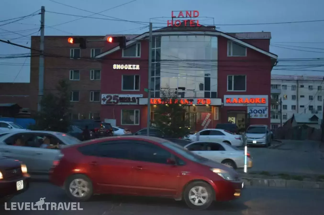 Land Hotel