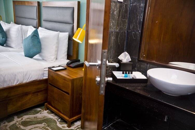Ocean Edge Suites & Hotel Colombo
