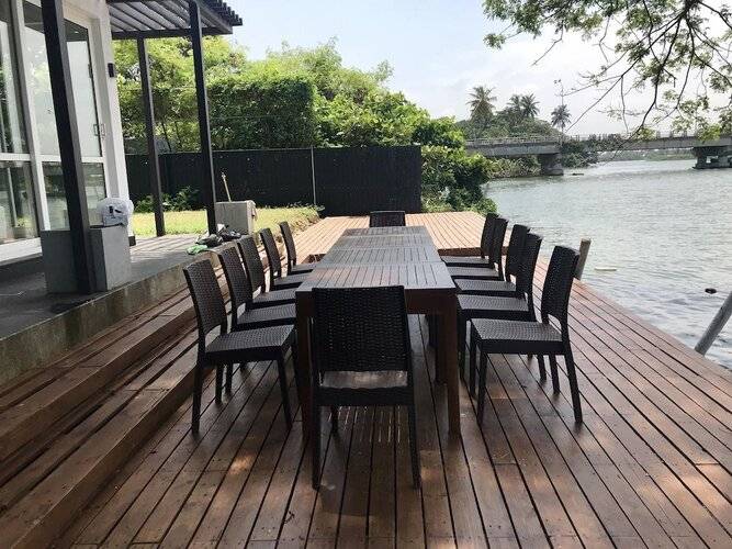 Villa by the Edge