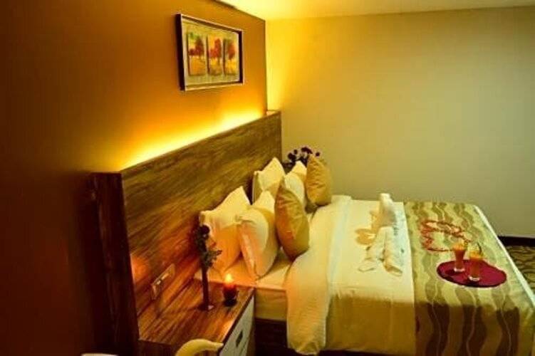 Pearl City Hotel