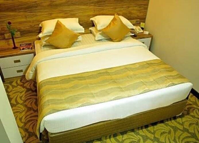 Pearl City Hotel