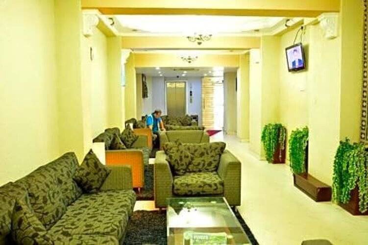 Pearl City Hotel