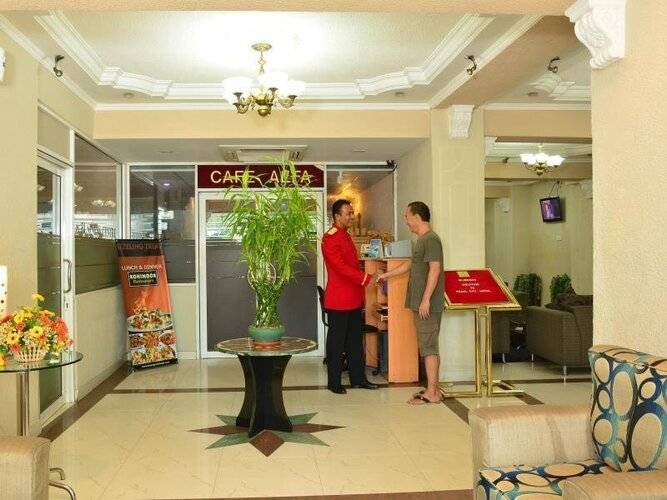 Pearl City Hotel