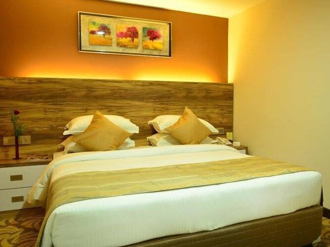 Pearl City Hotel