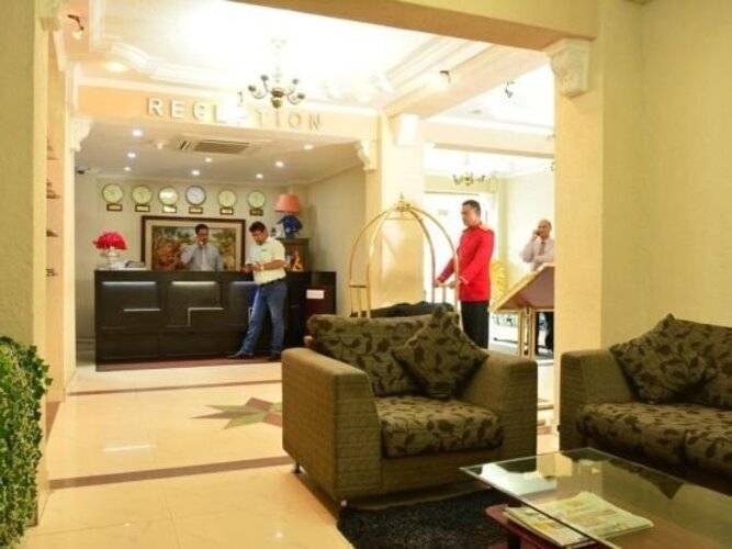 Pearl City Hotel