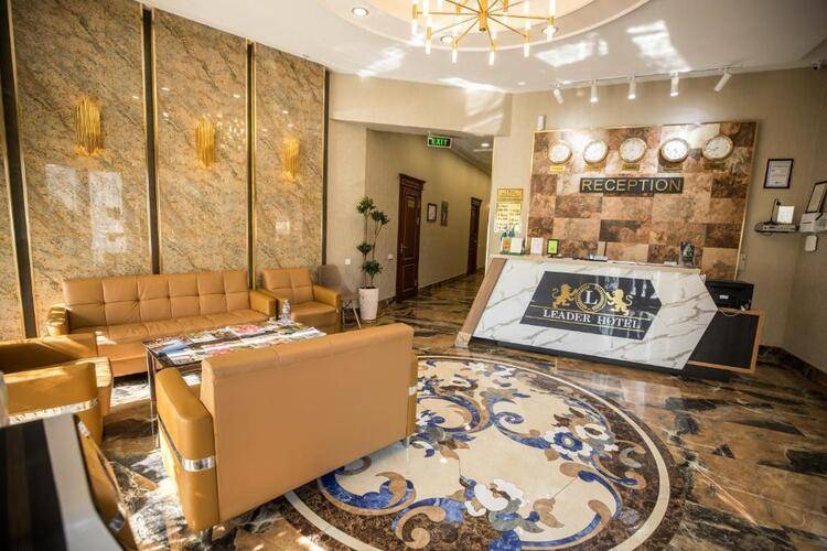 Leader Hotel