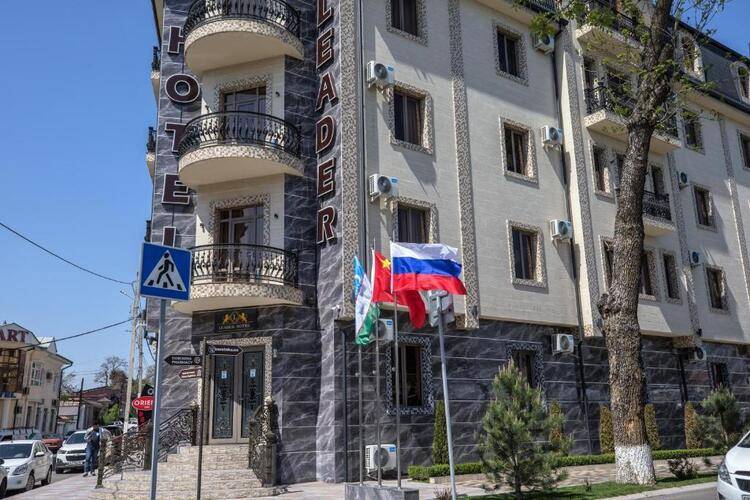 Leader Hotel