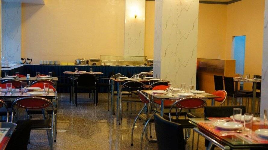 J Two S Pratunam Hotel