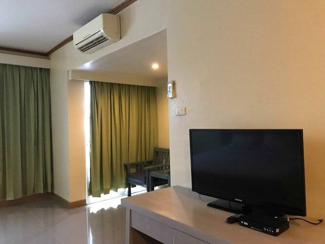 J Two S Pratunam Hotel