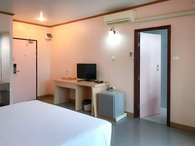J Two S Pratunam Hotel