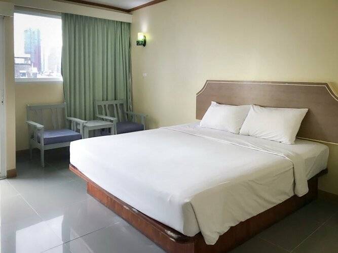 J Two S Pratunam Hotel