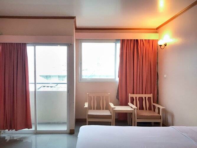 J Two S Pratunam Hotel