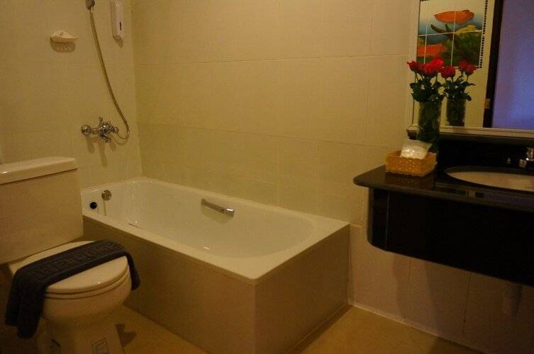 J Two S Pratunam Hotel