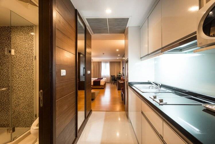 Legacy Suites Hotel