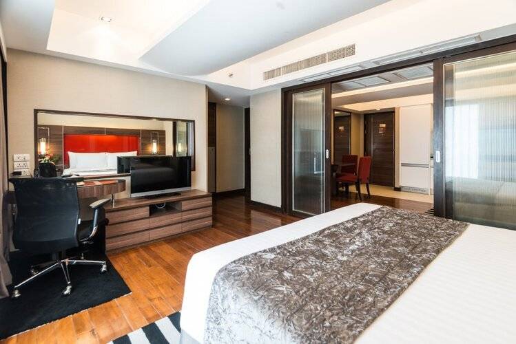 Legacy Suites Hotel