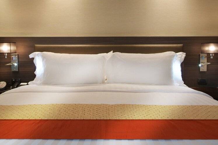 Amora NeoLuxe Hotel