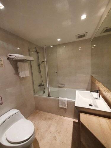 Amora NeoLuxe Hotel
