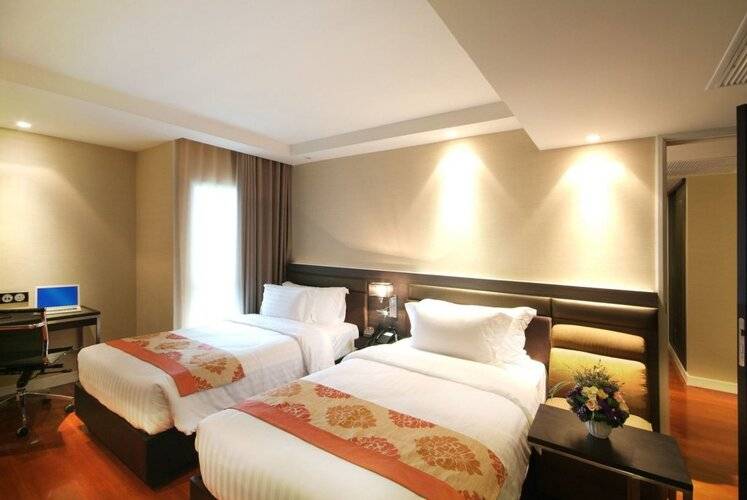 Amora NeoLuxe Hotel