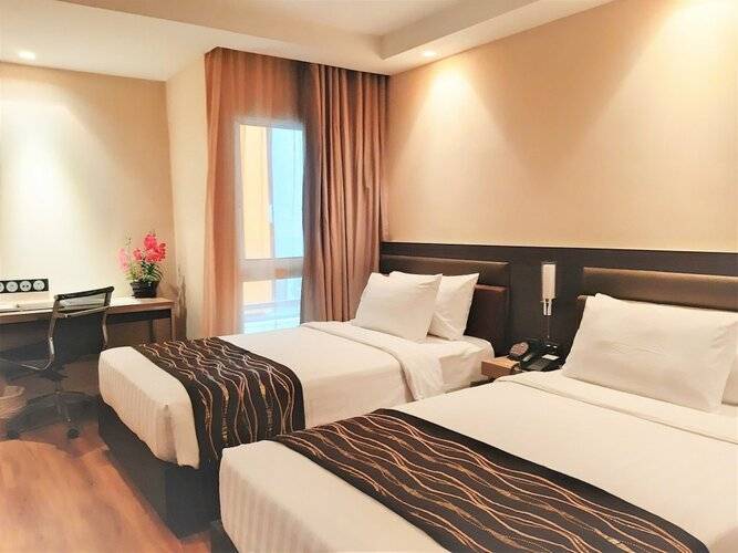 Amora NeoLuxe Hotel