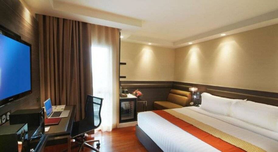Amora NeoLuxe Hotel