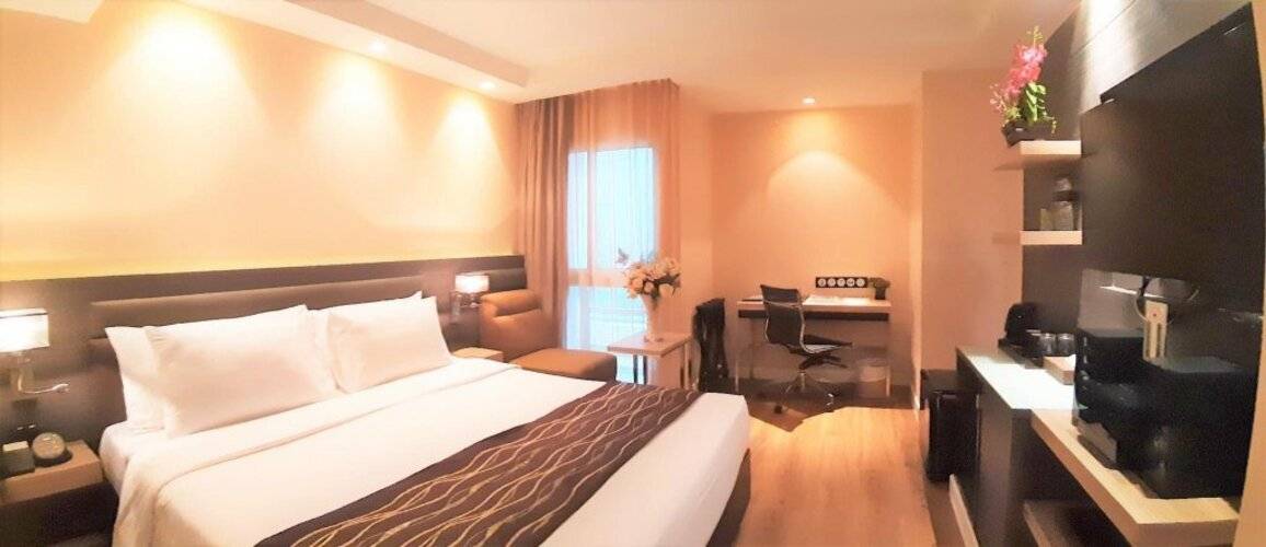 Amora NeoLuxe Hotel