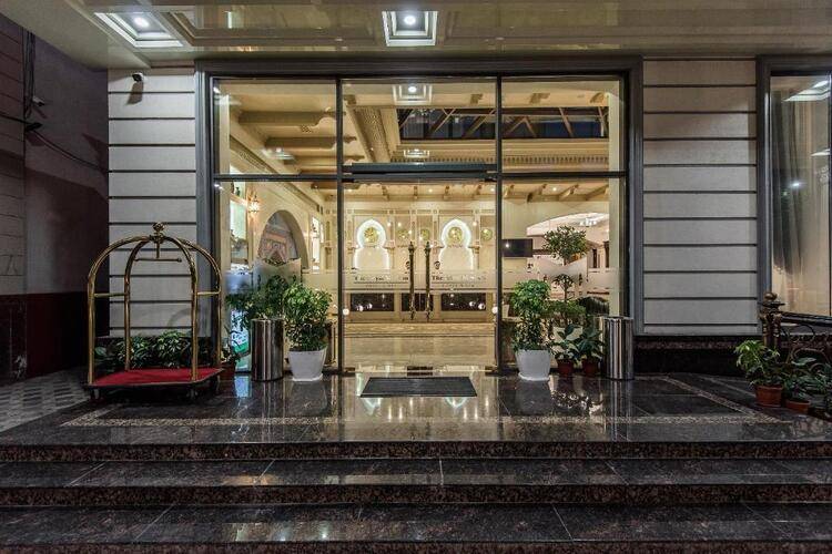 The Royal Mezbon Hotel & SPA