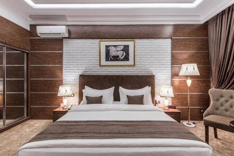 The Royal Mezbon Hotel & SPA
