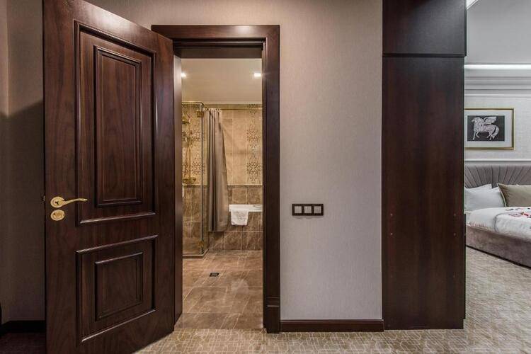 The Royal Mezbon Hotel & SPA