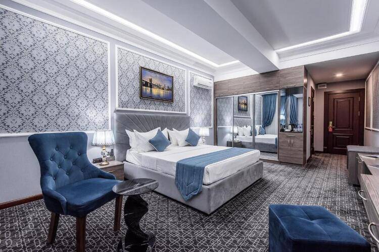 The Royal Mezbon Hotel & SPA