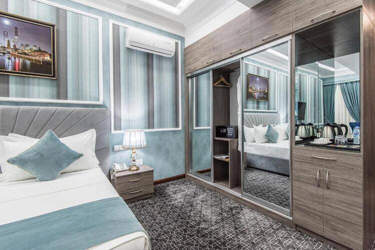 The Royal Mezbon Hotel & SPA