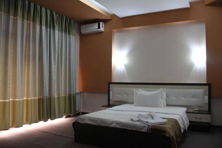 Sofiya Tashkent Hotel (София)