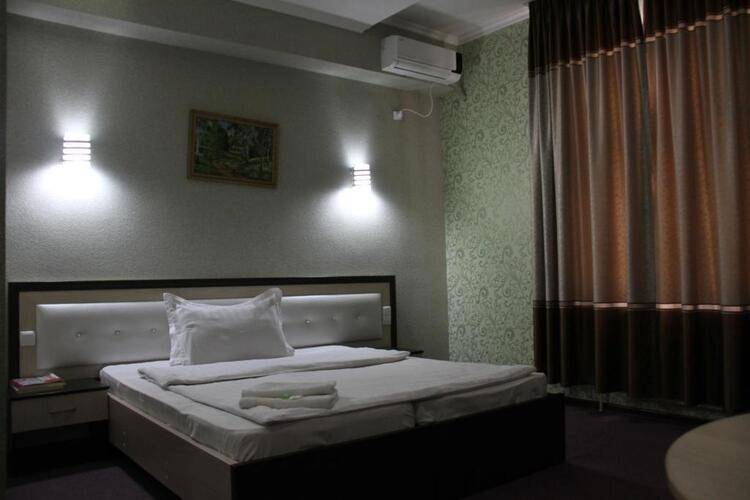 Sofiya Tashkent Hotel (София)