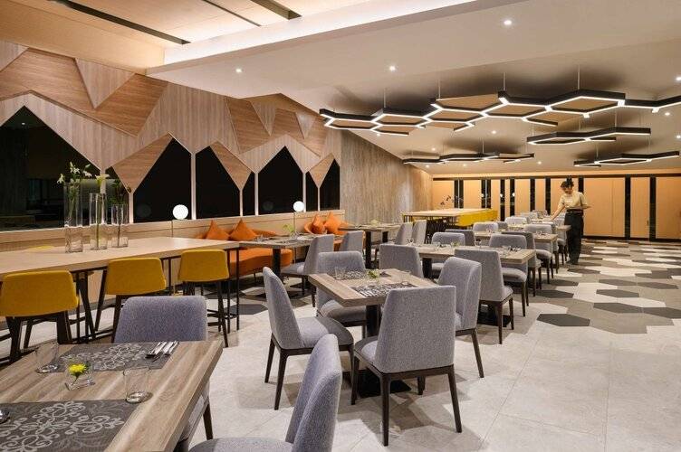 Parkroyal Suites Bangkok