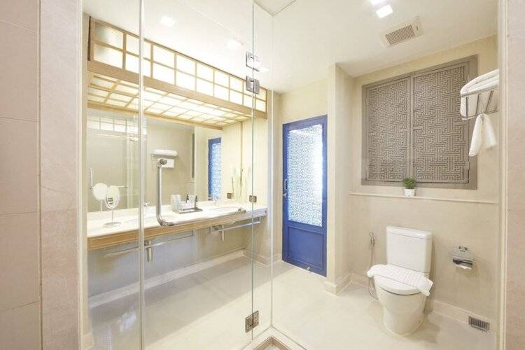 The Quarter Hualamphong by UHG