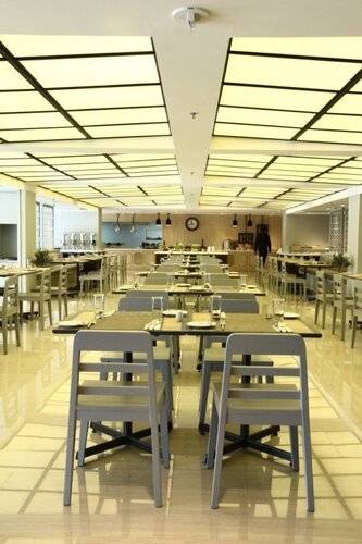 The Quarter Hualamphong by UHG