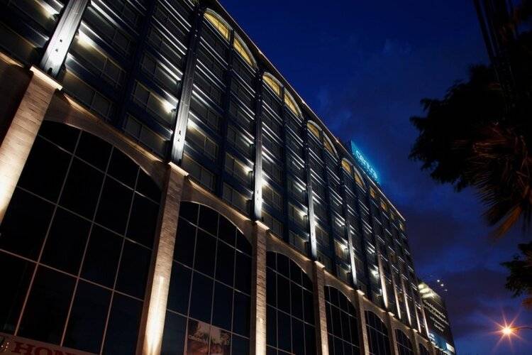 The Quarter Hualamphong by UHG