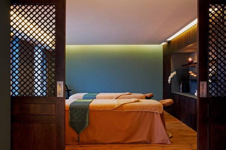 The Quarter Hualamphong by UHG