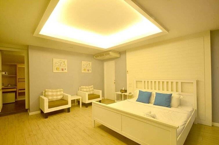 Paragon Inn