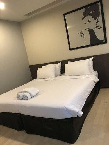 Paragon Inn